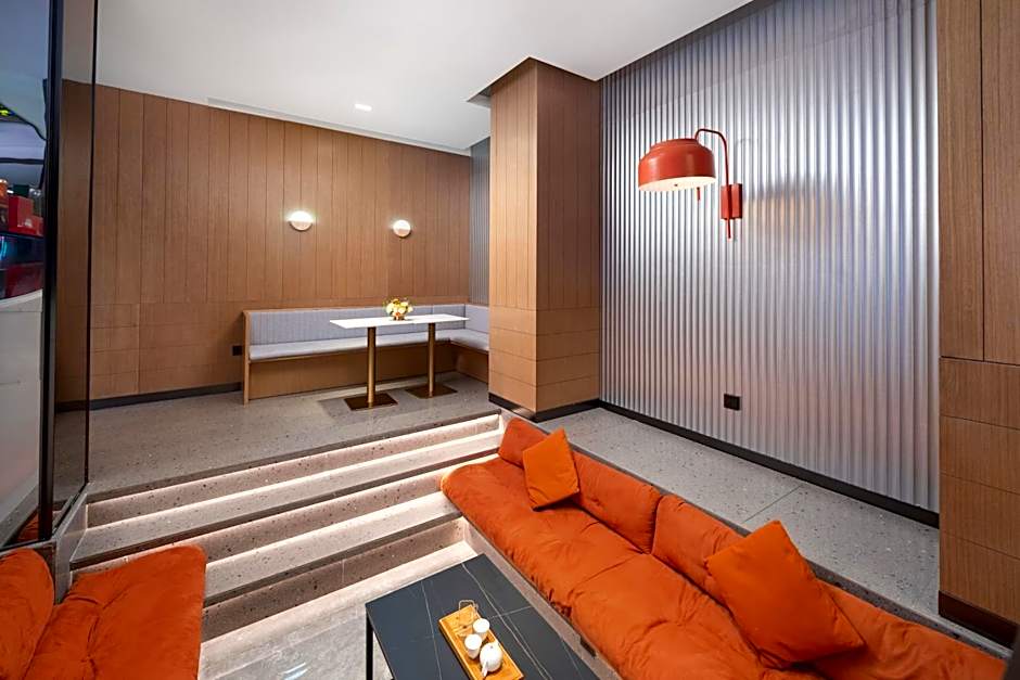 From K Huan Kai Hotel Tiyuxi Metro Station