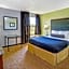 Days Inn by Wyndham Great Lakes Naval Base