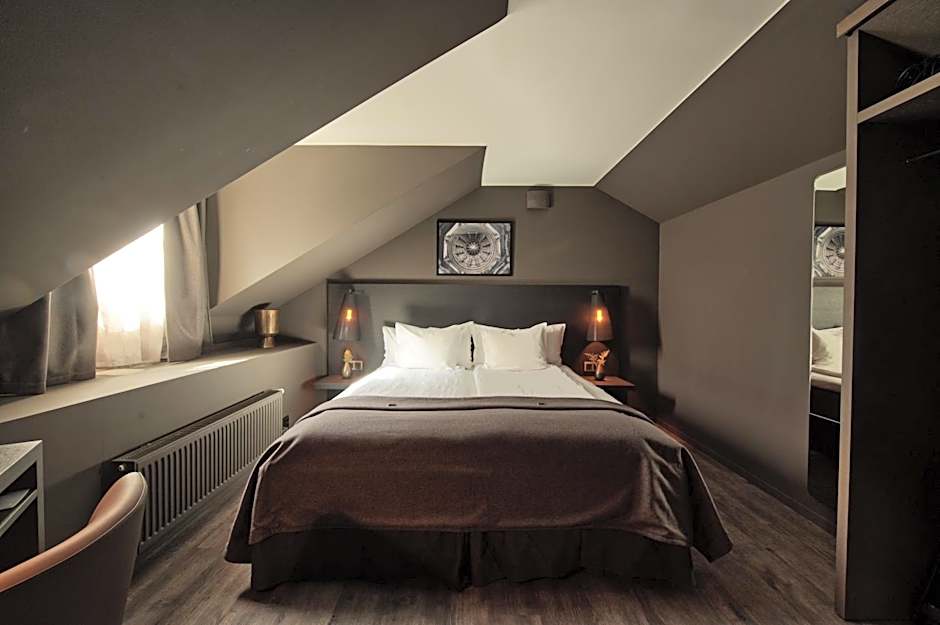 The Lamp Hotel & Spa