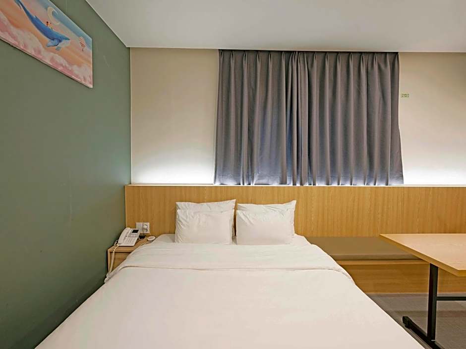 창원 호텔 레오 팔용점