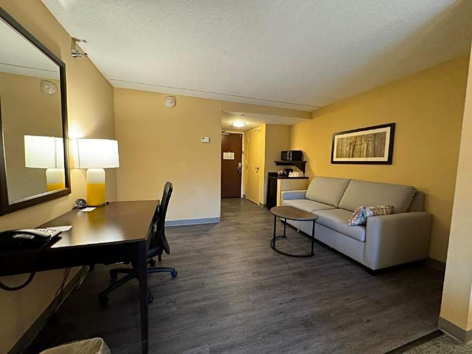 Comfort Inn & Suites Lexington Park near Pax River