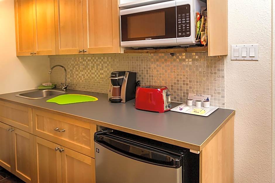 Desert Riviera Hotel