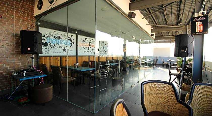 Anna Residency- White Town