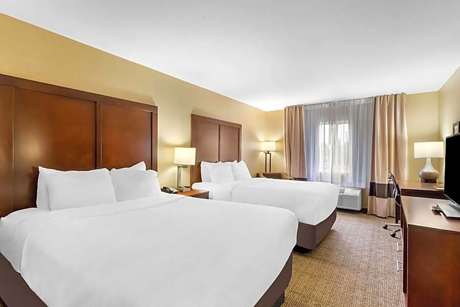 Comfort Inn & Suites Near University of Wyoming