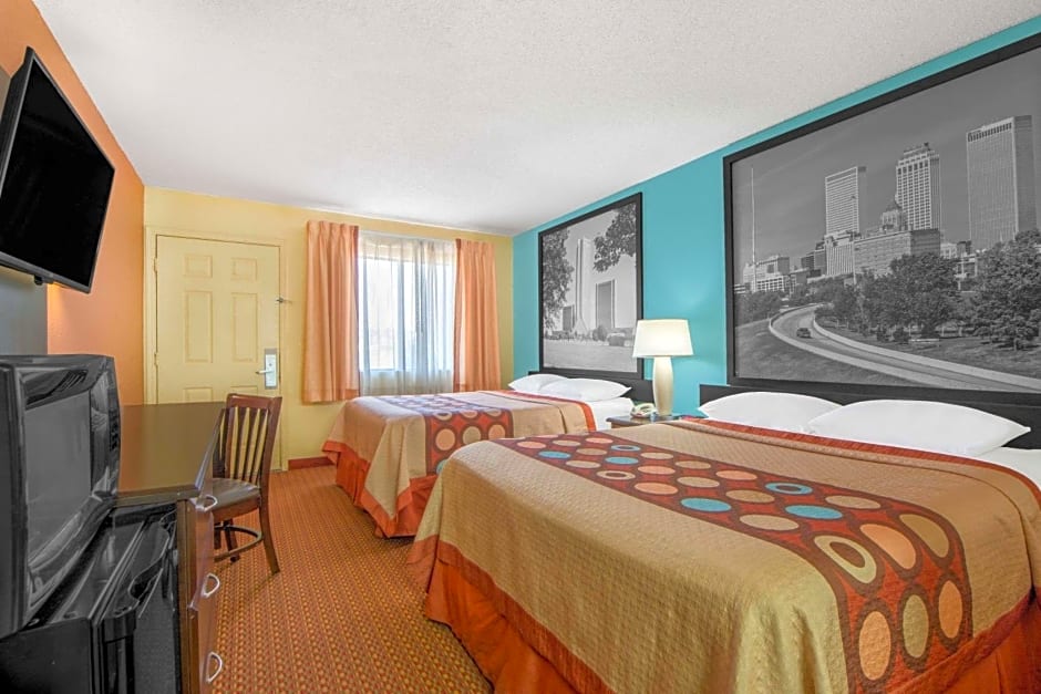 Super 8 by Wyndham Tulsa