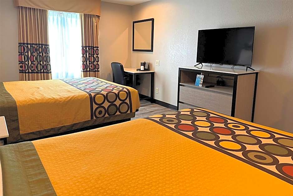 Super 8 by Wyndham Frankfort IN
