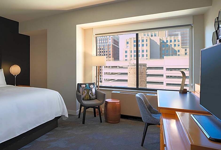 Renaissance Des Moines Savery Hotel