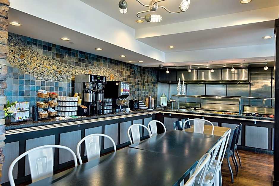 Oxford Suites Silverdale