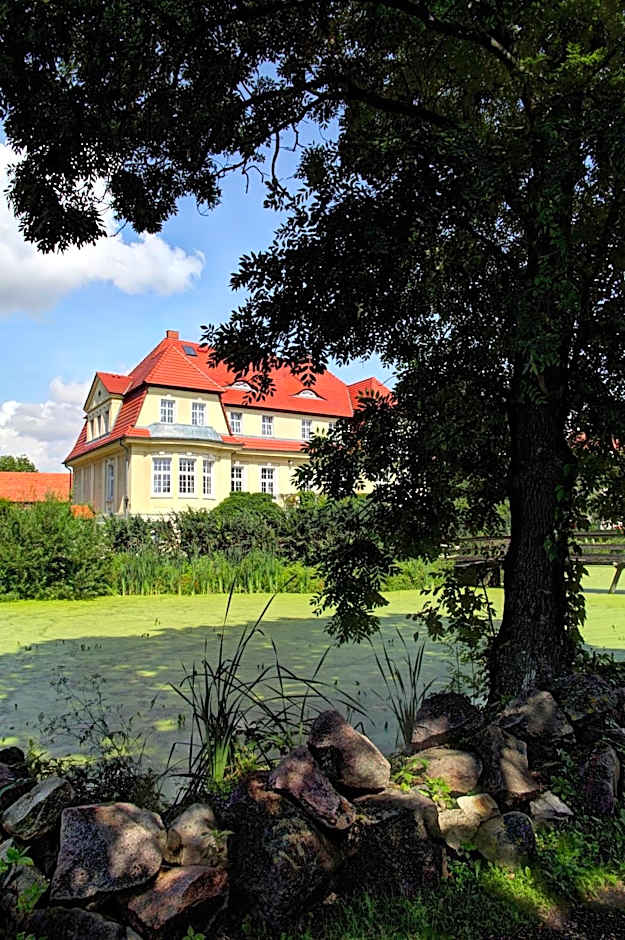 Zespół Pałacowo-Parkowy Bądzów