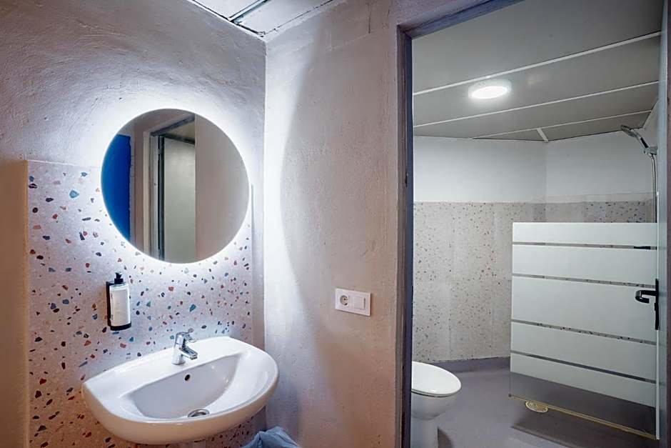 Ideal Youth Hostel
