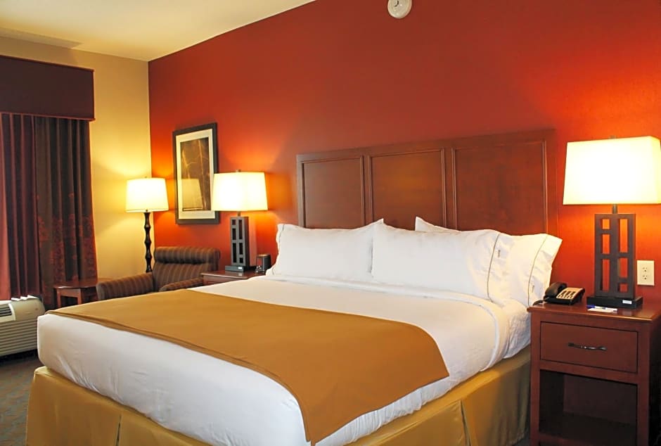 Holiday Inn Express & Suites Paducah West By IHG