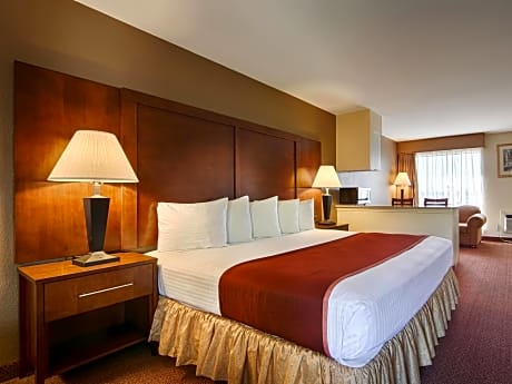 1 Bedroom King Suite