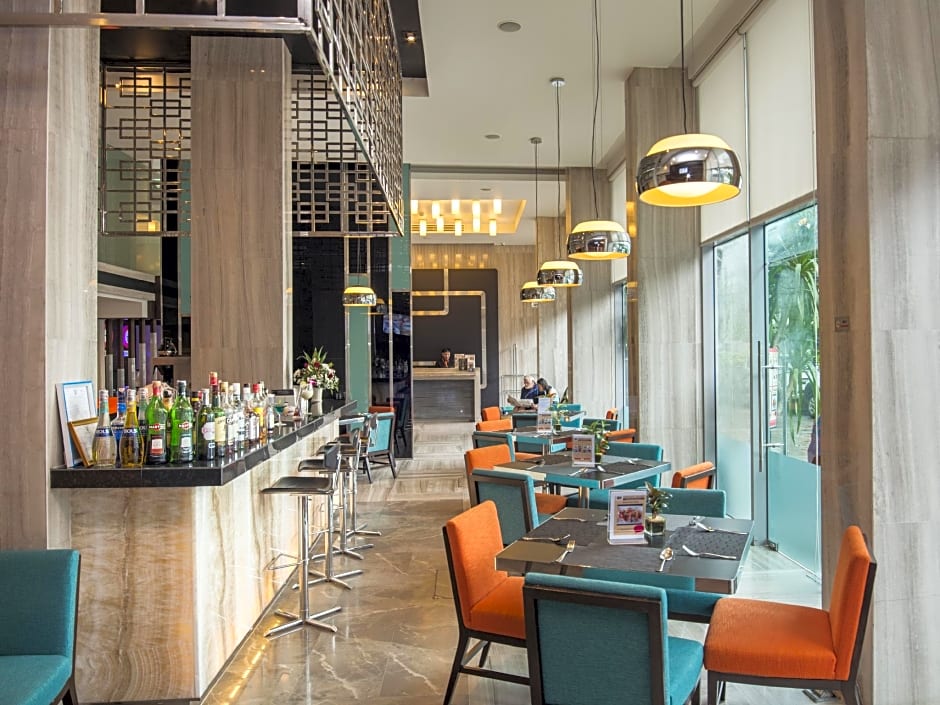 FX Hotel Metrolink Makkasan