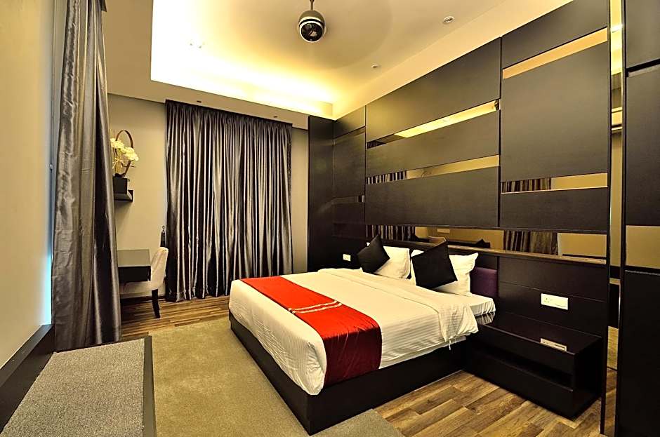 Violet Luxury Service Villa