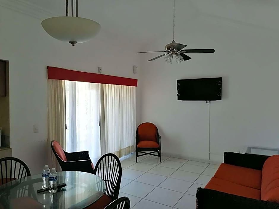 Villas del Palmar Manzanillo with Beach Club