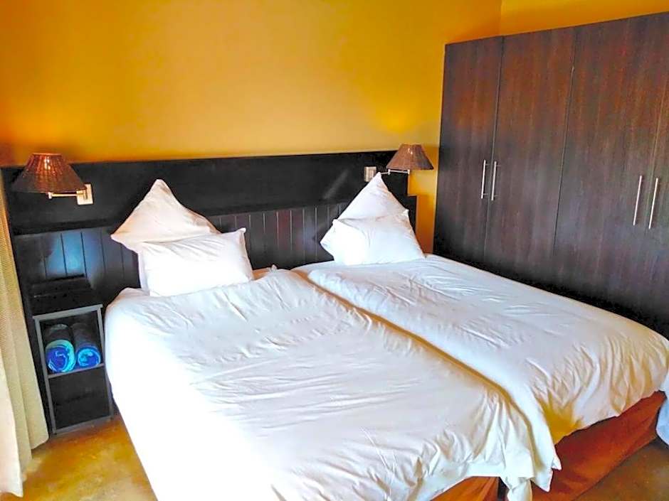 Zebula Golf and Wildlife Estate - Njala Crossing Pax 13 - Moi Signature Luxury villa