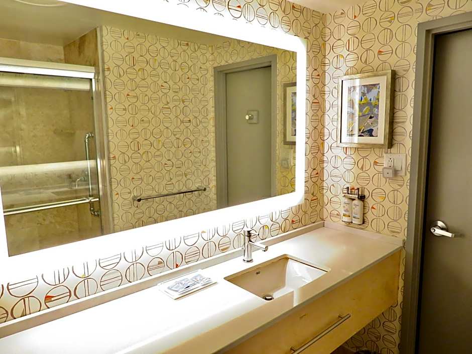 Holiday Inn Montreal Longueuil By IHG