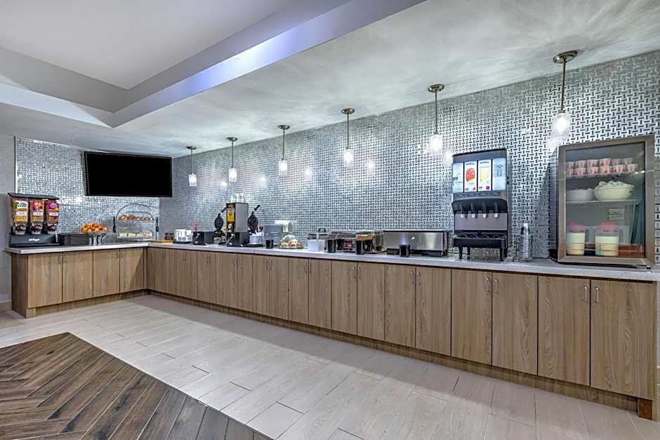 La Quinta Inn & Suites by Wyndham Paris