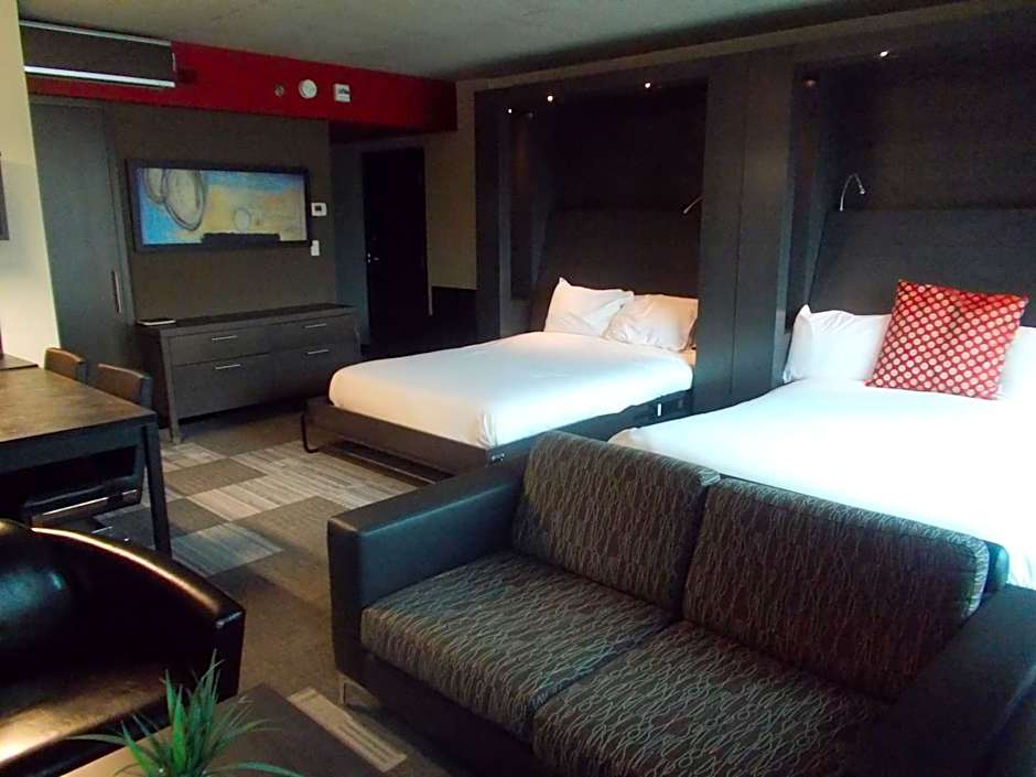 Grand Times Hotel Sherbrooke