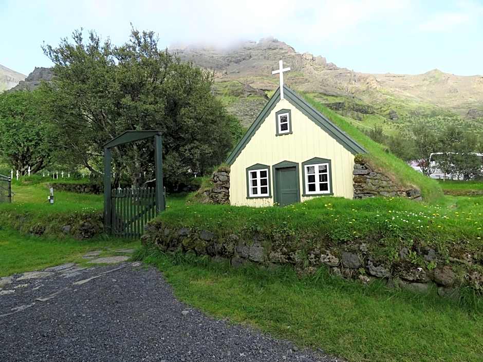 Litla-Hof Guesthouse