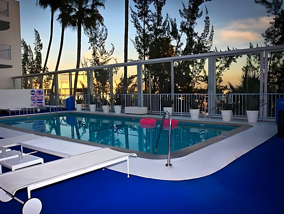 The Standard, Hollywood