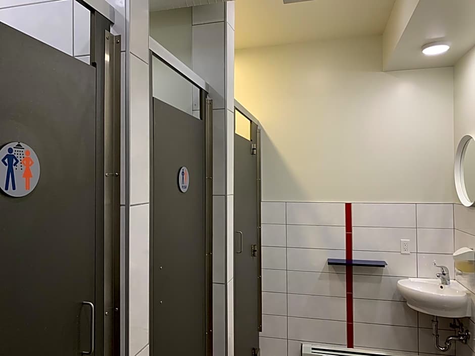 Jasper Downtown Hostel