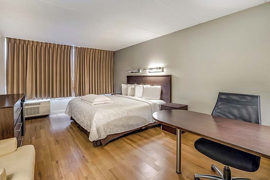 Red Roof PLUS+ Boston - Woburn/Burlington