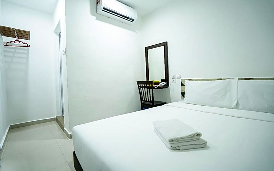 Grand Bagan Hotel