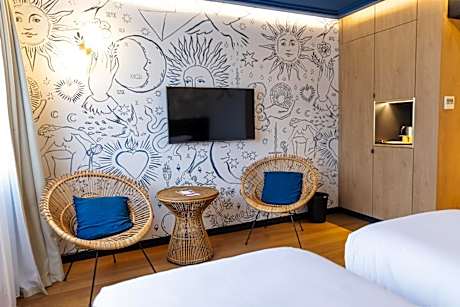 Standard Twin Room