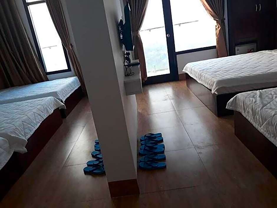MOON HOTEL