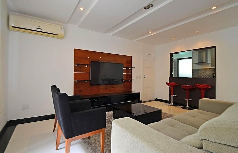 Comfortable 3 Bedrooms: Side Sea View