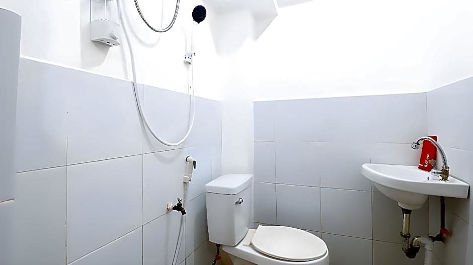 RedDoorz near OWWA Pasay