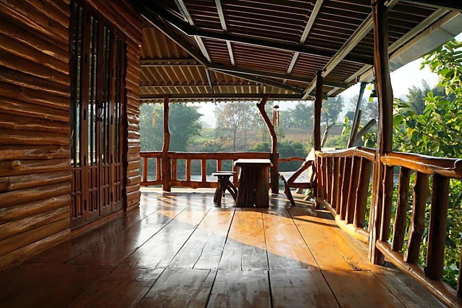 BaanRai KhunYa บ้านไร่คุณย่า