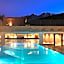 Aparthotel Familiaris - Family Apartments - Pools & Spa in Dolomites