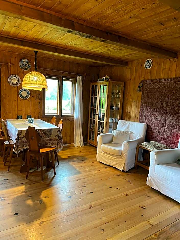 Drewniany Domek BB Nad Rzeką