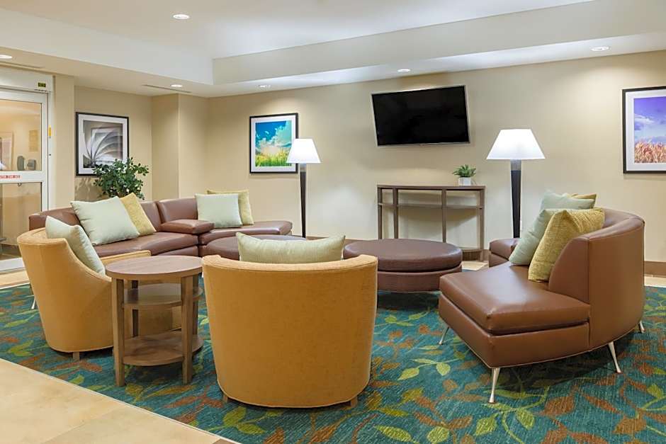 Candlewood Suites Columbia Hwy 63 & I-70 By IHG