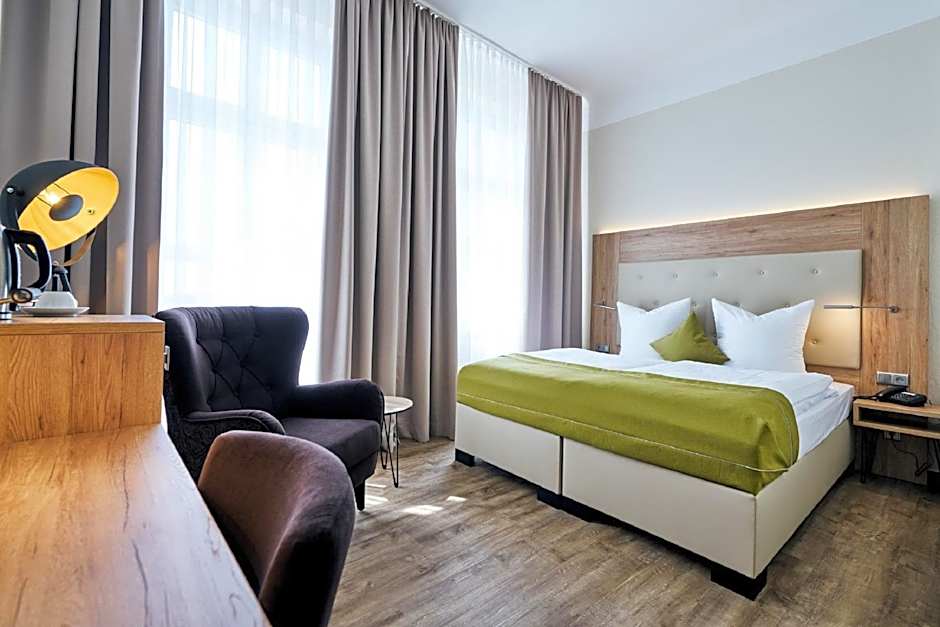 Photo 1 of 5 of Double Room
