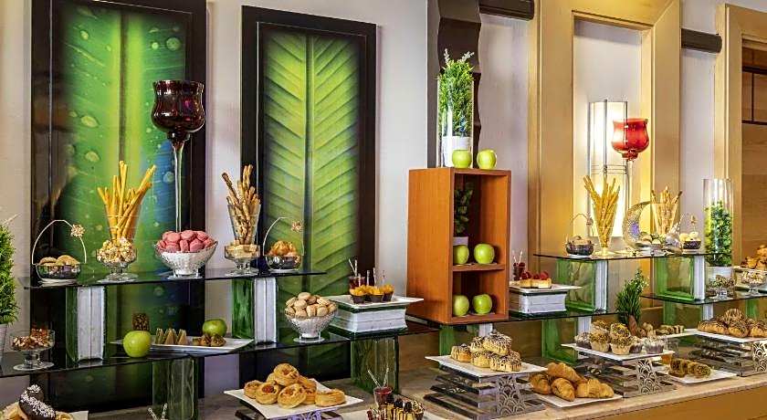 Anwar Al Madinah Movenpick Hotel