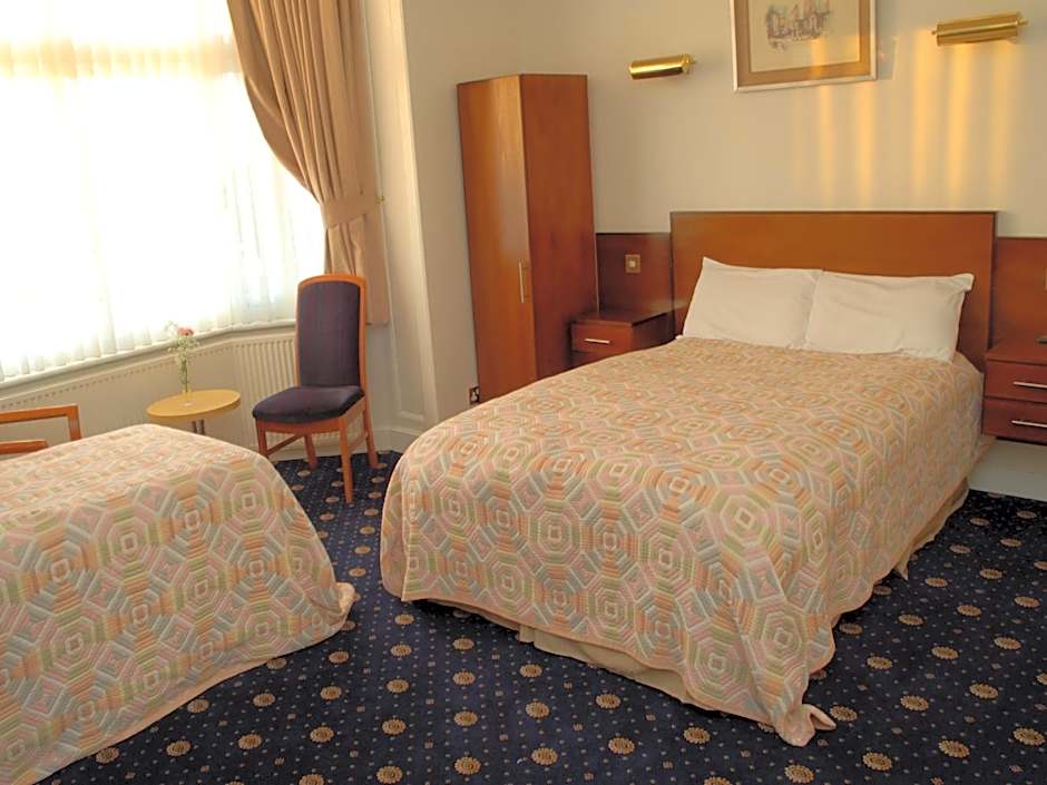 Gatwick Cambridge Hotel