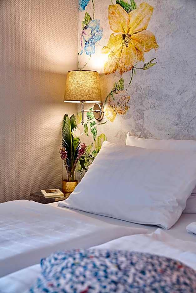 Hotel Monopol - Central Station