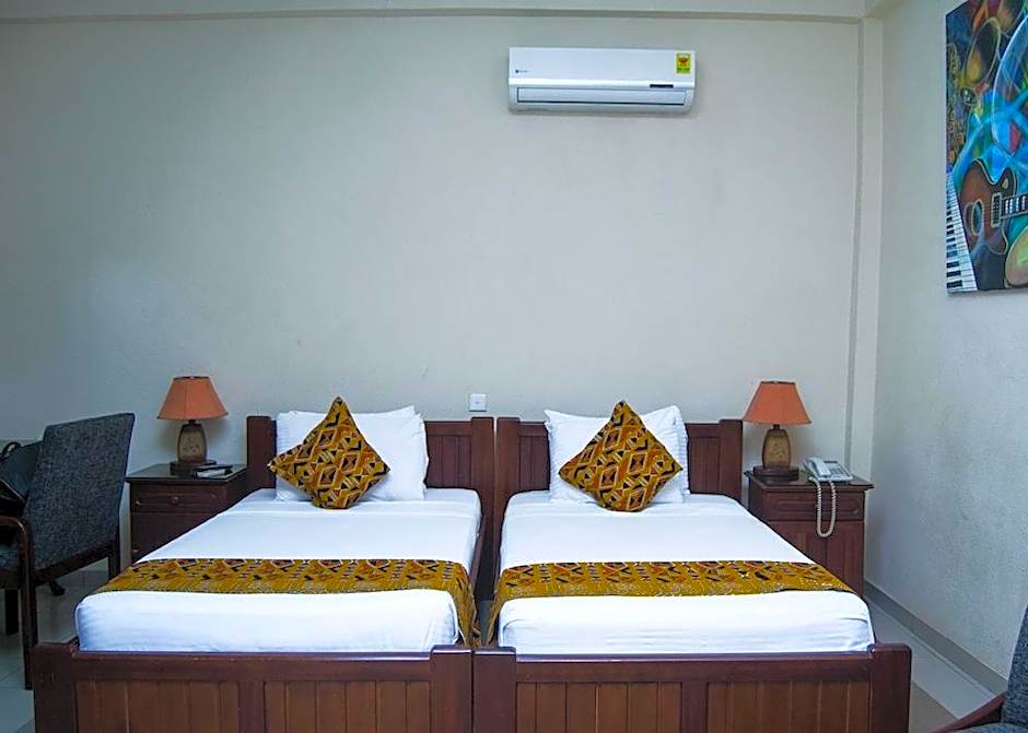Coconut Grove Regency Hotel