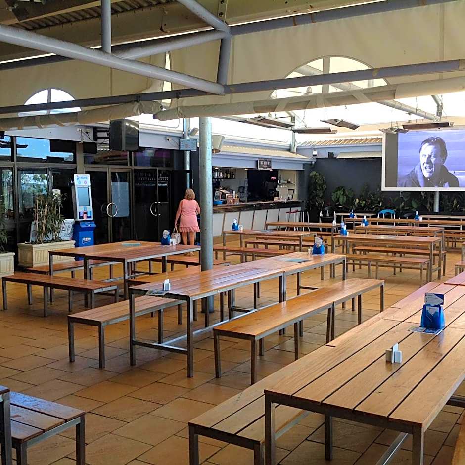 Tannum Sands Hotel / Motel