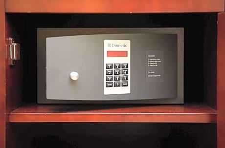 Premium King Room with City View