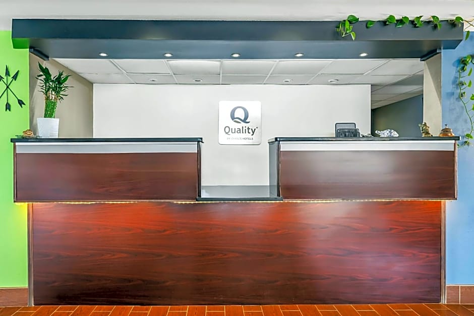 Quality Inn & Suites near Robins Air Force Base