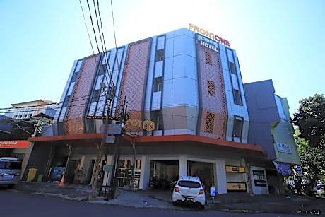 Front One Cabin Slamet Riyadi Solo