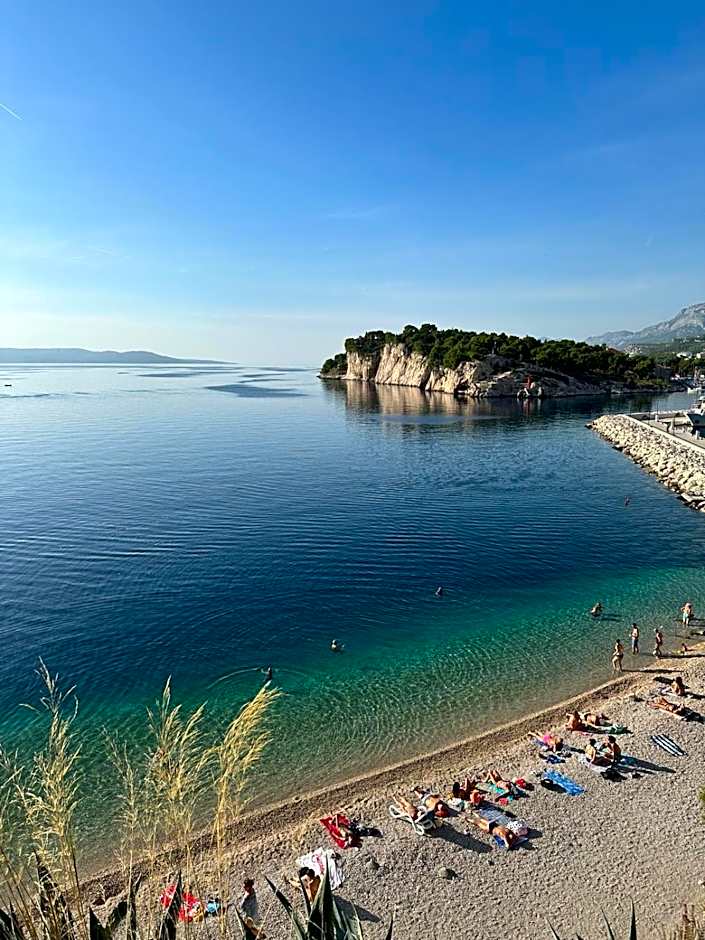 Uzelac Apartment - Pool & Sea View in Makarska