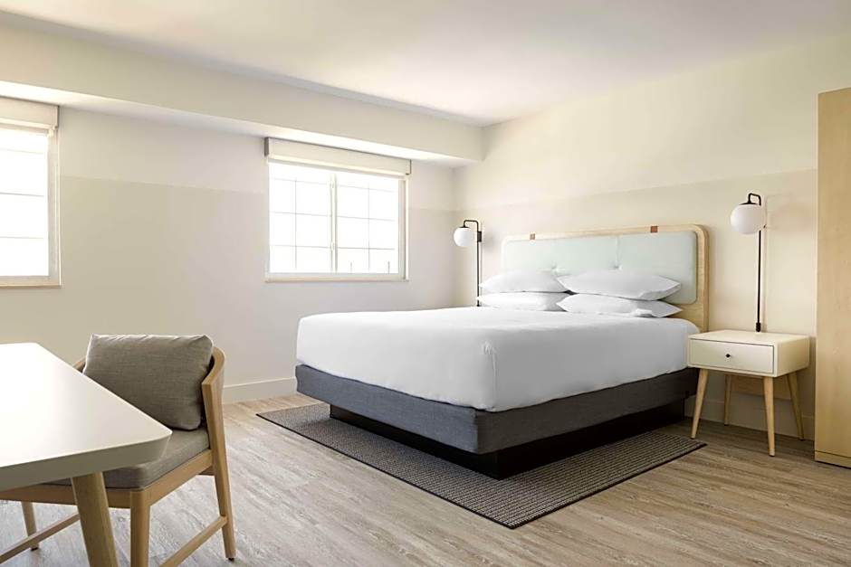 Hampton by Hilton Grand Cayman Seven Mile Beach