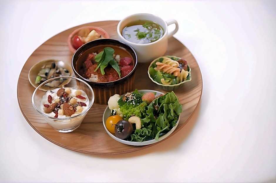 Quintessa Hotel Tokyo Haneda Comic and Books