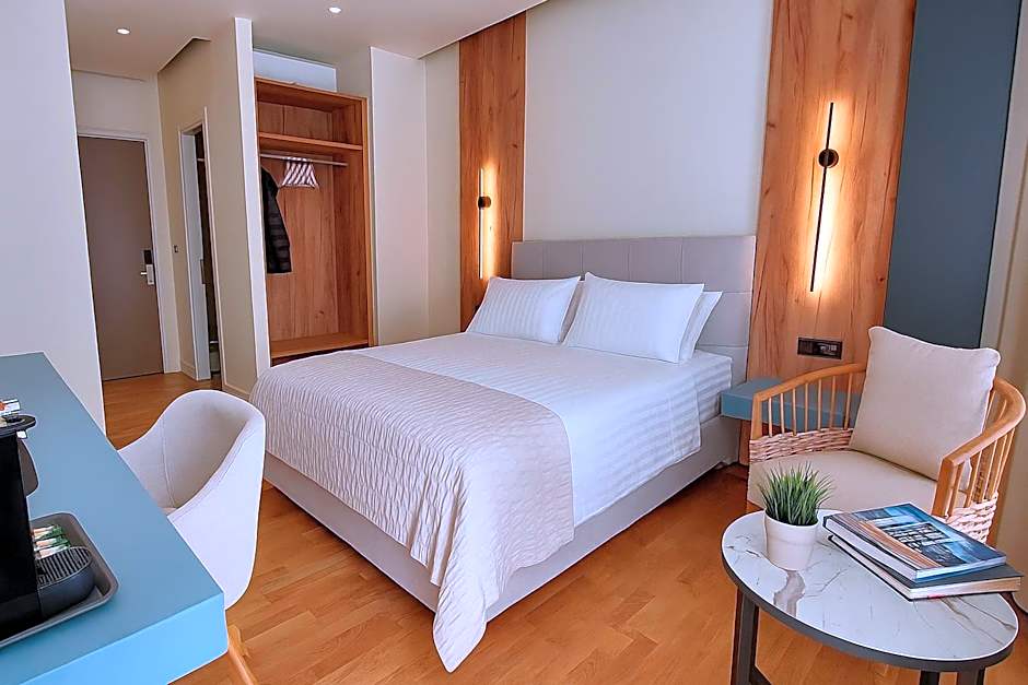 Elite Patras Suites