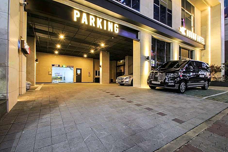 Hound Hotel Changwon - Jinhae Yongwon